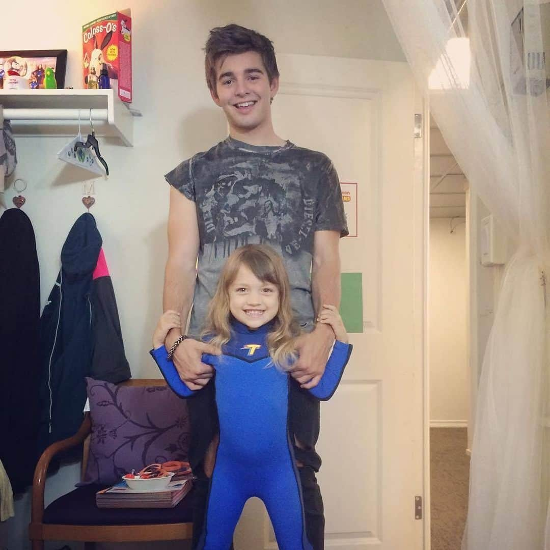 ジャック・グリフォーさんのインスタグラム写真 - (ジャック・グリフォーInstagram)「Happy birthday Maya! Crazy this first pic was your first episode of Thundermans. How time has flown!! Miss you and hope your day is as awesome as you :)」3月29日 6時55分 - jackgriffo