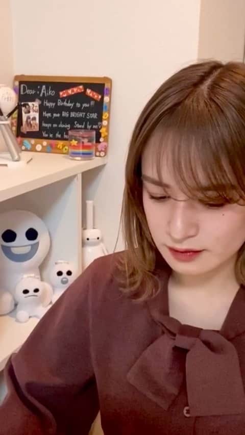 山出愛子のインスタグラム：「こんな状況だけどおめでとう！  さくら学院にぴったりな歌だと思って歌いました😌  #さくら学院 #旅立ちの日に #川嶋あい #卒業おめでとう」