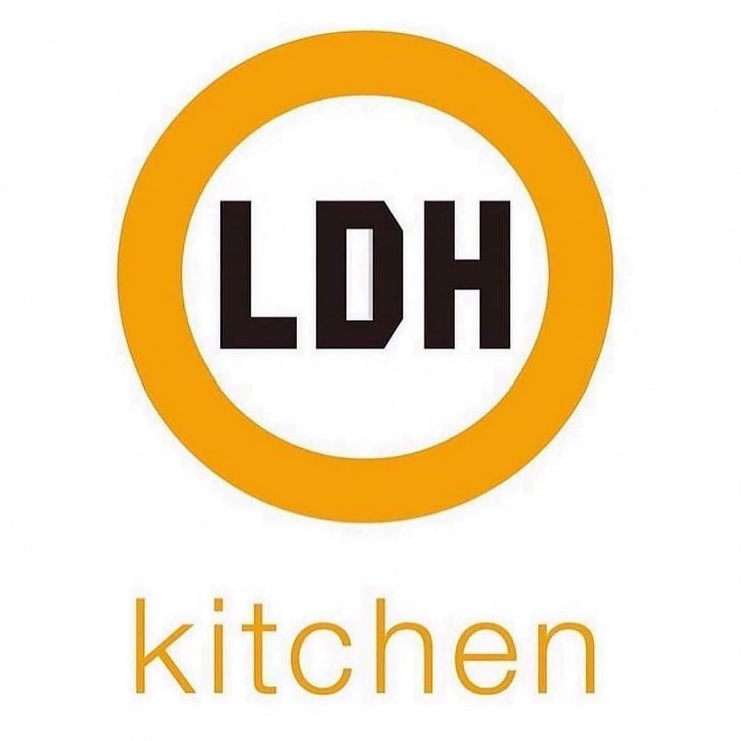 LDH kitchenさんのインスタグラム写真 - (LDH kitchenInstagram)「. 平素はLDH kitchen各店舗をご愛顧頂き誠にありがとうございます。 新型コロナウィルス感染対策本部にて政府及び東京都・神奈川県に要請された方針に従い、LDHkitchen各店舗の営業に関してお知らせいたします。  3月30日（月）は一部店舗を除き臨時休業をさせて頂きます。 【臨時休業店舗】 ●LDH kitchen THE TOKYO HANEDA ●AMAZING COFFEE & BAR TOKYO HANEDA AIRPORT ●LDH kitchen IZAKAYA EBISUNISHI ●LDH kitchen IZAKAYA AOBADAI ●鳥蔵 ●AMAZING COFFEE TOKYO NAKAMEGURO ●AMAZING COFFEE OSAKA SOUTH SIDE ●AMAZING COFFEE YOKOHAMA BAY WITH LIVE LOVE LAUGH ●AMAZING COFFEE YOKOSUKA BEACH SIDE with AKIYA BEACH CLUB  また、予測せずの臨時休業をせざるを得ない場合もございます。 大変ご迷惑をおかけいたしますが、何卒ご理解を賜りますようお願いいたします。 今後も、政府や自治体及び関係機関等の方針に従い、対応を検討していきます。 引き続きLDH kitchen各店舗をよろしくお願いいたします。  LDH kitchen」3月29日 17時07分 - ldhkitchen_official