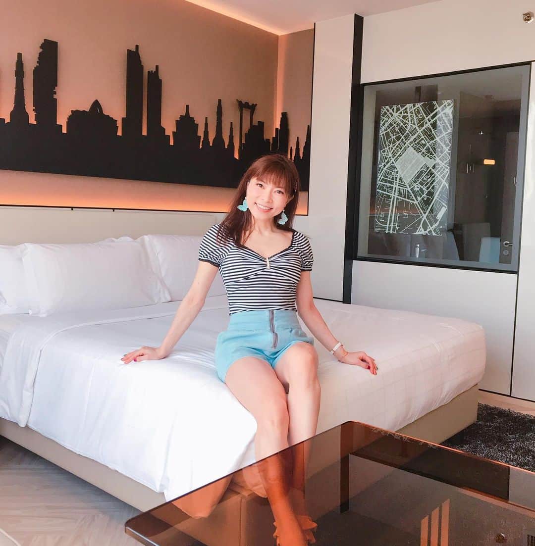 DJ MIYAさんのインスタグラム写真 - (DJ MIYAInstagram)「きゃっほぉー❤️今朝東京は、雪降ったよ笑💗まさかの。 .  今月のMIYA Bangkok  trip MAR.2020の旅写真の続きだよぉ❤️ バンコク大好き😘💕😘 . .  今回のバンコク旅の後半は、ここへ移動してきましたー💗 . .  パトゥムワン プリンセス」（５star💫Pathumwan Princess Hotel)ホテルへ滞在しました❤️💗 @pprincesshotel  サイアムエリアの中心に位置するこのホテル。最高の立地です。💗 . 25Fのluxuryなお部屋、すごい良かった❤️ . .  巨大なMBKショッピングセンター（マーブンクロンショッピングセンター）に直結していて食事や、買い物してすぐに部屋戻れるのも嬉しい♪💗❤️ Pathumwan Princess Hotel, Bangkok . .  444 MBK Center, 9th Floor, Phayathai Road, Wangmai, Pathumwan, Bangkok 10330 THAILAND . . . #水着コーデ  #水着👙  #PathumwanPrincessHotel #バンコク　#バンコクホテル　#タイ旅行 #バンコク旅行　#タビジョ　#旅好き女子　#バンコク女子旅　#バンコクホテル #MBKCenter　#ラグジュアリーホテル　#観光PR #旅インスタグラマー　#東南アジア #海外旅行　#トラベラー　#旅好き　#サイアム　#サイアムパラゴン　#女子旅 #南国リゾート　#今日のコーデ　#インスタグラマー　#インフルエンサー #ホテル巡り #高級ホテル #高級ホテル宿泊記 #高級ホテル巡り  #マイトリップmiya」3月29日 17時10分 - dj_miya