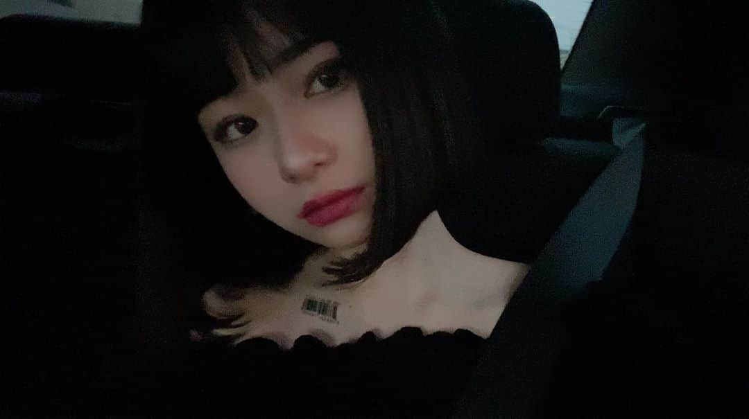 かれんのインスタグラム：「それが自分の為だろうが人の為だろうが 頑張る事も 尽くす事も 待つ事も 我慢する事も 努力する事も 限界があるよ 後悔する前に 気づいてあげて〜」