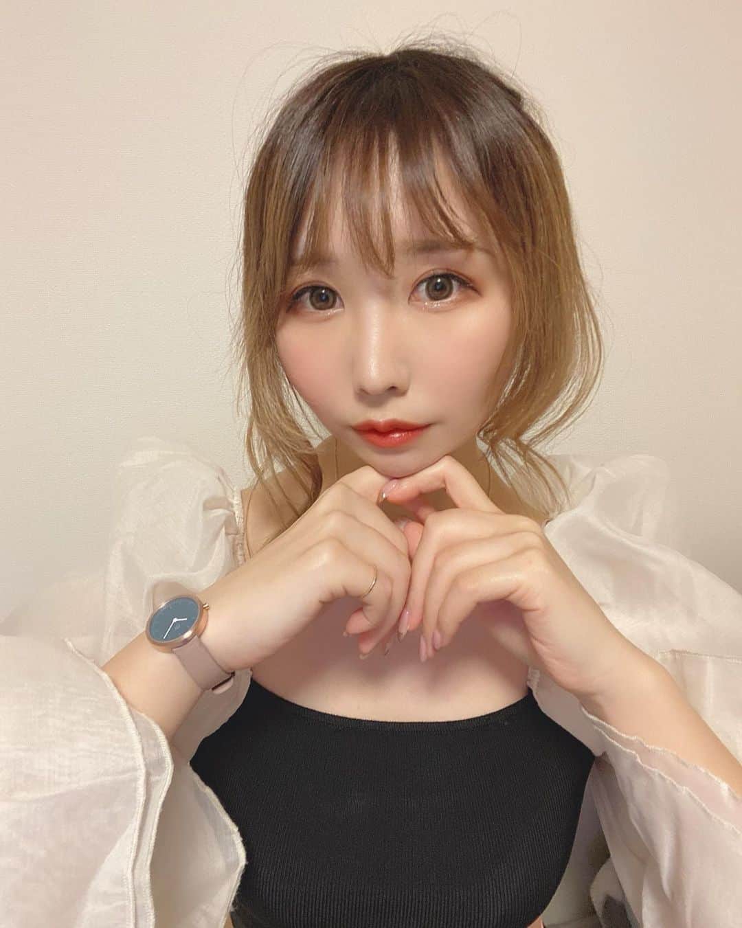 しらほしなつみさんのインスタグラム写真 - (しらほしなつみInstagram)「❤︎ お気に入りのHERMESの赤リップに、お気に入りのZARAのトップスに、お気に入りのmavenwatchesの新作時計😍❤️ ・ @mavenjapan さんからクーポンコード発行してもらったよ！✨ クーポンコード[shira316]を入力すると10%OFFで買えちゃうよ😍 めっちゃオシャレだし大きさもベストですっごいオススメ💖 ・ #マベン #マベンウォッチズ #時計 #腕時計 #mavenwatches #model #赤リップ #makeup #メイクアップ #カラコン #zara #fashion #japanesegirl #me #萌 #粉我 #彩妆 #데일리메이크업 #뷰티스타그램 #팔로우 #메이크업 #데일리룩 #自撮り女子 #selfie #しらほしなつみ #pr」3月29日 17時48分 - shirahoshi.natsumi