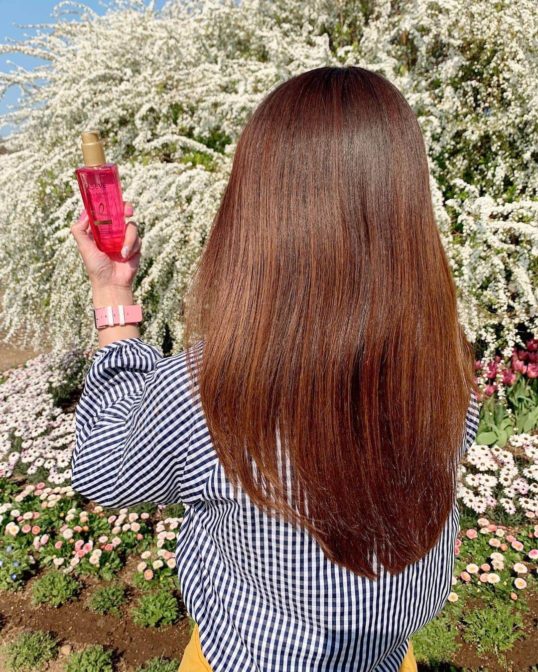 mii_stagramさんのインスタグラム写真 - (mii_stagramInstagram)「💓💓💓 . 今使ってるヘアケアアイテム @lorealparis . L'OREAL Paris ★ELSEVE★ エクストラオーディナリー オイル エクラアンペリアル . . 傷んだ髪を補修して まとまりのあるシットリ艶髪へ✨✨ . シャンプー後軽くタオルドライした髪に 適量つけてドライヤーで乾かすだけ 翌朝も指通りがよくスタイリングしやすい♡ . 傷んで毛先がパサつく方や 広がりやすい方にオススメです👍 . 春らしいフレンチローズの香りにも ウットリしちゃう🌹✨ . . 目指すは☝️まばゆく輝く艶髪✨✨ . . .  #LOREAL#ロレアル#ロレアルパリ #ロレアルパリヘアオイル#エクラアンぺリアル #エクストラオーディナリーオイル#ヘアオイル#艶髪#PR  #ボタニカル#プレミアム#ツヤ髪#サラサラヘアー  #ダメージヘア#ヘアケア#ヘアケア用品 #ヘアスタイル  #ロングヘア #ストレートヘア #髪#コスメ#美容#雪柳#ゆきやなぎ#はなまっぷ#花マップ#季節の花#春#花が好き #インフルエンサー ✩ ⋆ ✩ ⋆ ✩ ⋆ ✩ ⋆ ✩﻿ ⋆ ✩ ⋆ ✩﻿ 見て下さった方 (*´︶`*)♡Thanks!💓💓💓💓💓💓」3月29日 17時49分 - miyuki.0419.karemari