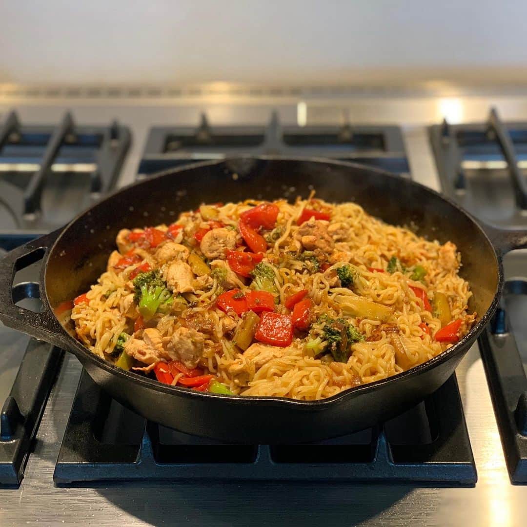 ジェームズ・ワンのインスタグラム：「Finally more time for my other creative hobby: cooking (and eating)! Improvising with whatever ingredients I have left.  Hope you’re all staying safe and sane 🙏」
