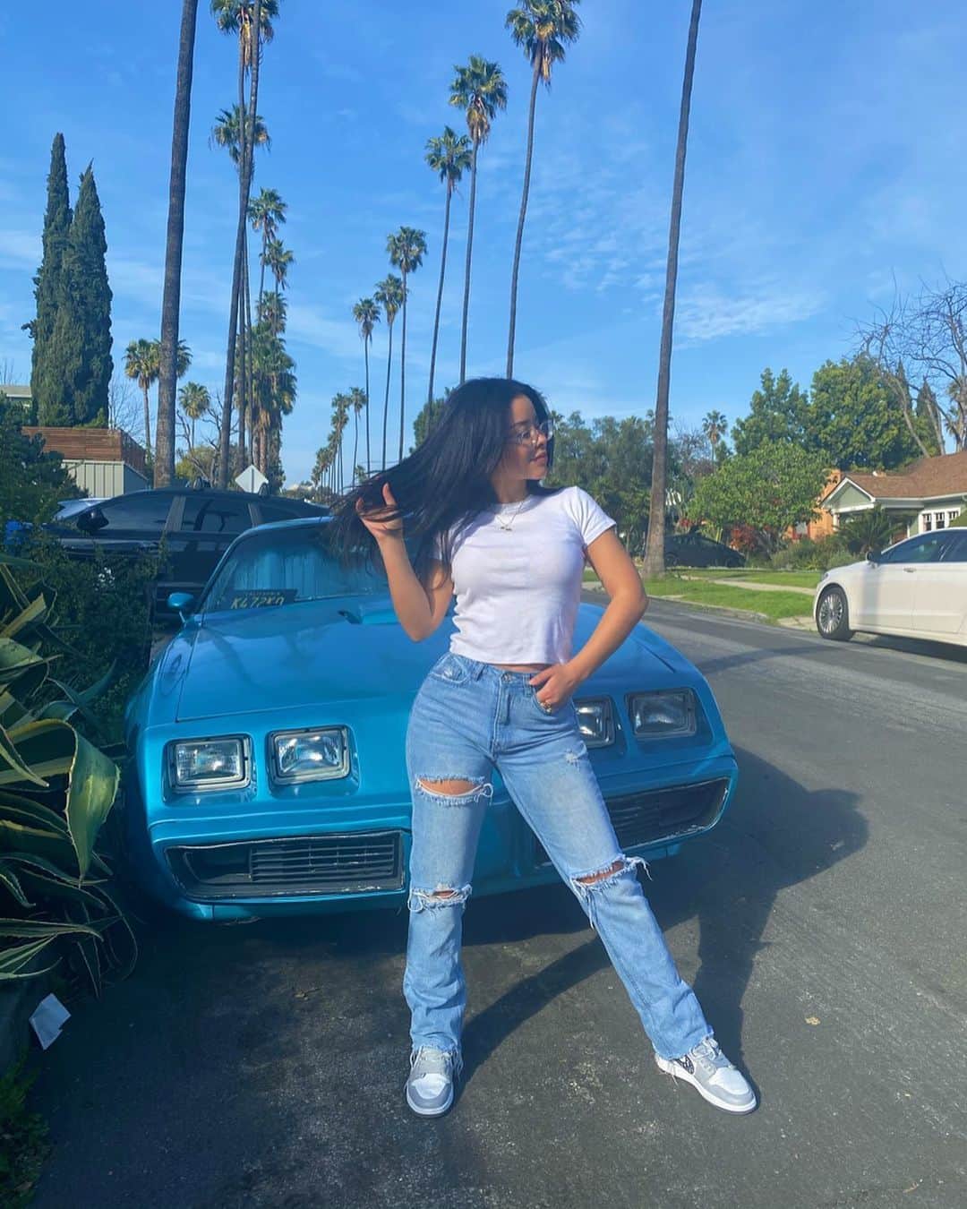 シエラ・ラミレスのインスタグラム：「daily walks have become the highlight of my quarantine schedule, wbu?」
