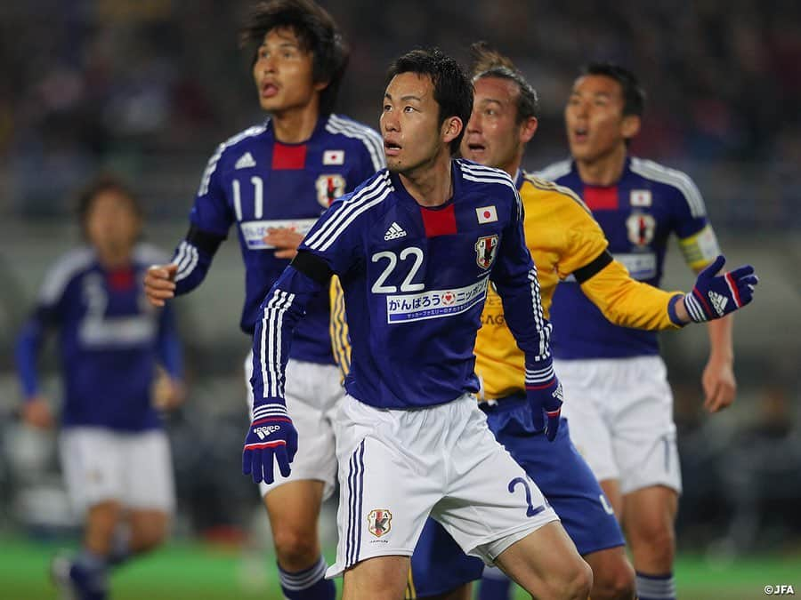 日本サッカー協会さんのインスタグラム写真 - (日本サッカー協会Instagram)「【#OnThisDay】2011.3.29🔙 ・ 東北地方太平洋沖地震復興支援チャリティーマッチ がんばろうニッポン！ SAMURAI BLUE 2-1 Jリーグ TEAM AS ONE 📍大阪長居スタジアム ⚽遠藤保仁 岡崎慎司 ⚽三浦知良 ・ 東日本大震災の復興支援活動として、JFAとJリーグはチャリティーマッチを開催。ザッケローニ、ストイコビッチ がそれぞれの監督を務めた。試合では当時44歳の三浦知良が見事にゴールを決めた。 ・ #SAMURAIBLUE GK #川島永嗣 #西川周作 #東口順昭 DF #伊野波雅彦 #岩政大樹 #槙野智章 #長友佑都 #内田篤人 #森脇良太 #今野泰幸 #吉田麻也 #栗原勇蔵 MF #遠藤保仁 #細貝萌 #柏木陽介 #長谷部誠 #阿部勇樹 #本田拓也 FW #松井大輔 #岡崎慎司 #家長昭博 #前田遼一 #藤本淳吾 #本田圭佑 #李忠成 #乾貴士 ・ #jfa #jleague」3月29日 9時30分 - japanfootballassociation