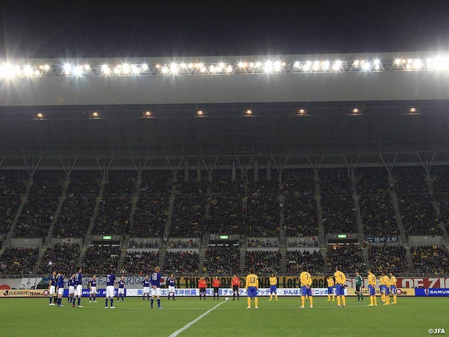 日本サッカー協会さんのインスタグラム写真 - (日本サッカー協会Instagram)「【#OnThisDay】2011.3.29🔙 ・ 東北地方太平洋沖地震復興支援チャリティーマッチ がんばろうニッポン！ SAMURAI BLUE 2-1 Jリーグ TEAM AS ONE 📍大阪長居スタジアム ⚽遠藤保仁 岡崎慎司 ⚽三浦知良 ・ 東日本大震災の復興支援活動として、JFAとJリーグはチャリティーマッチを開催。ザッケローニ、ストイコビッチ がそれぞれの監督を務めた。試合では当時44歳の三浦知良が見事にゴールを決めた。 ・ #SAMURAIBLUE GK #川島永嗣 #西川周作 #東口順昭 DF #伊野波雅彦 #岩政大樹 #槙野智章 #長友佑都 #内田篤人 #森脇良太 #今野泰幸 #吉田麻也 #栗原勇蔵 MF #遠藤保仁 #細貝萌 #柏木陽介 #長谷部誠 #阿部勇樹 #本田拓也 FW #松井大輔 #岡崎慎司 #家長昭博 #前田遼一 #藤本淳吾 #本田圭佑 #李忠成 #乾貴士 ・ #jfa #jleague」3月29日 9時30分 - japanfootballassociation