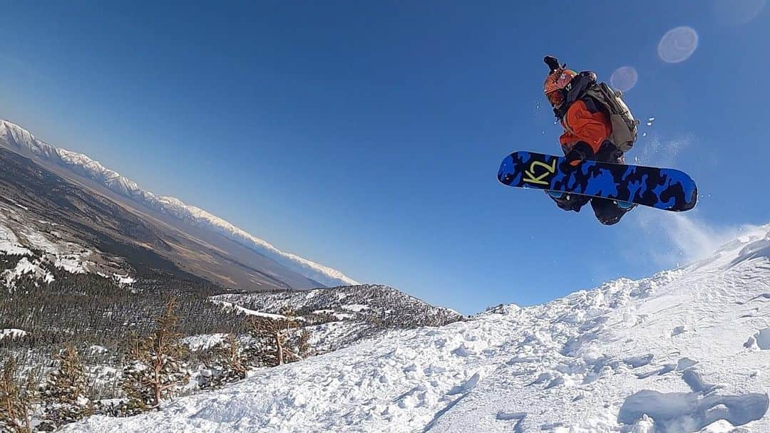 上田ユキエさんのインスタグラム写真 - (上田ユキエInstagram)「雪庇🏂  #8歳 #スノーボード#キッズスノーボーダー @tora_orion_k  #k2miniturbo @k2.snowboarding @billabong_japan @billabong_snowboarding @vonzipper @unfudge_official @ronineyewear @ronin_the_tour_life @hayashiwax @hayashiwaxusa @dakine_japan @mammothtrampolineclub @mammothsnowboardteam」3月29日 10時19分 - yukie_ueda