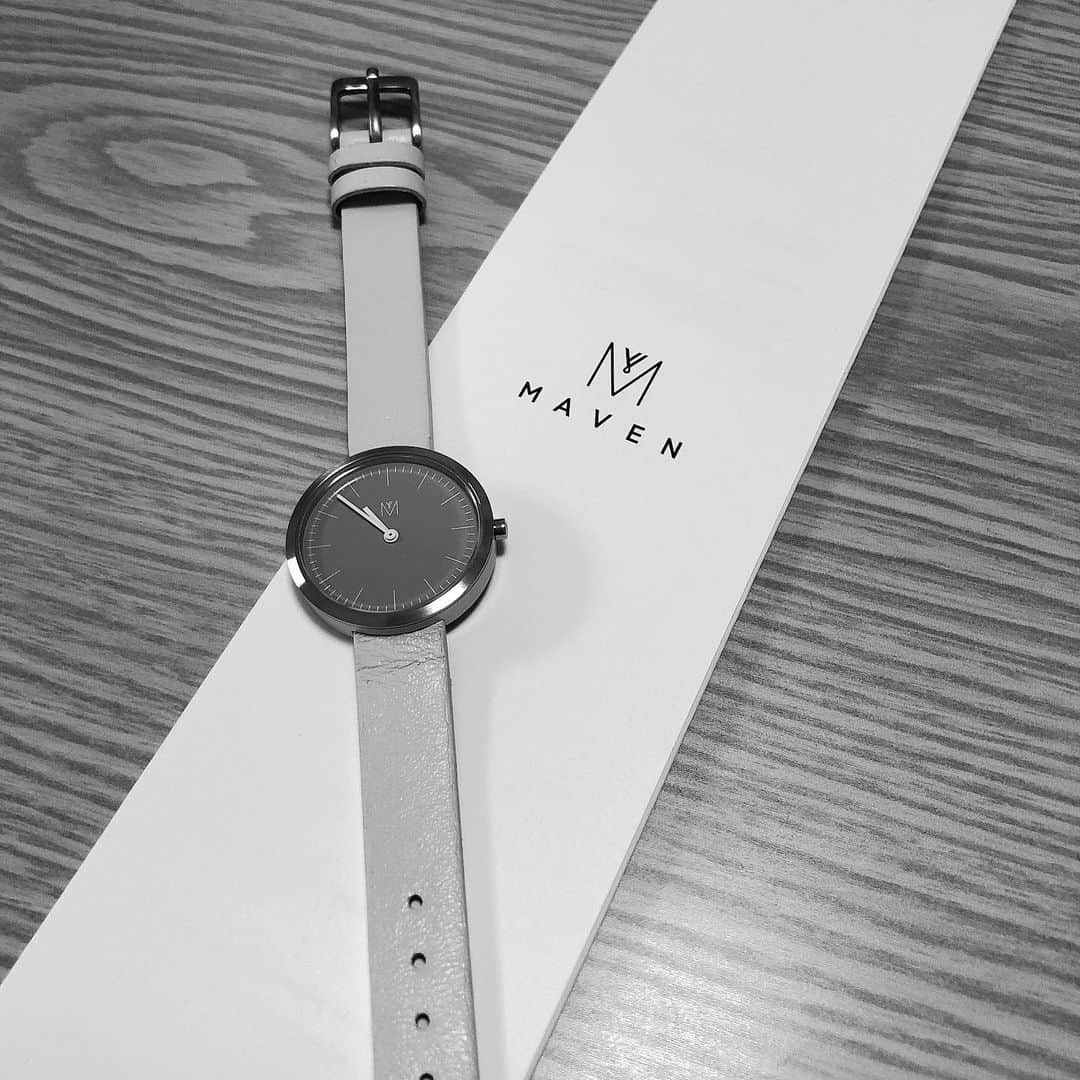 森園れんのインスタグラム：「MAVEN WATCHES 〔@mavenjapan 〕は本当にお上品😉❤️ シーンや服を 選ばずに付けれるねっ(｡•ㅅ•｡)♡ 早くこれ付けてお出かけしたいな〜  #クーポンコード （renmcx）で10%OFF  #マベン #マベンウォッチズ #時計 #腕時計 #mavenwatches #外出自粛」