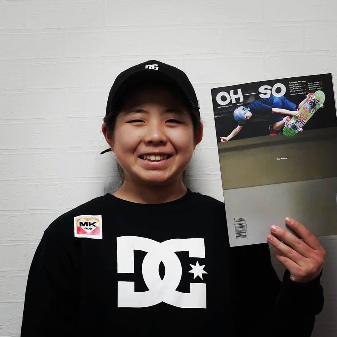 岡本碧優のインスタグラム：「I hope everyone is staying safe during these crazy times👽 i just received my copy of the @oh_so_co magazine, I had a cover shot with🛹🛹 Please grab a copy and check it out. My interview came out really nice.🙏 Please stay safe everyone❤  @mktaxi.jp @santacruzskateboards @santacruzwmns @independenttrucks @rictawheels @bronsonspeedco @dcshoes_japan @dc_skateboarding @hi_5.skatepark @division_osaka @triforce_krew #6556skateboarding」