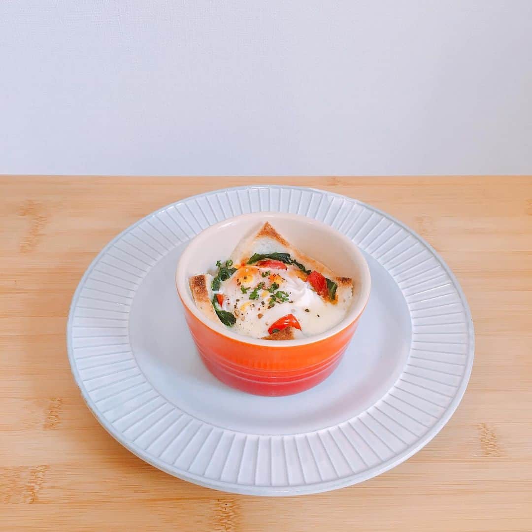 内田絢子さんのインスタグラム写真 - (内田絢子Instagram)「モーニング・コレクション！今月は『お家で手作りモーニング』、季節を感じながら、朝から簡単に作れるメニューをご紹介しました。  お家にいる時間も長い毎日、いつもより、朝食をゆっくり作ったり、食べたり、そんな時間も大切にしていけたら、ですね。  春爛漫ミモザサラダ ほうれん草とトマトのパンココット 春色いなり寿司 新玉ねぎの丸ごとスープ  リスナーの皆さんから、家族が喜んでくれましたー！とか、こんなアレンジしたよー！など、メッセージもいただいて、とても嬉しかったです。  朝ごはんをしっかり食べて、免疫力アップ！レシピはFM802 BRIGHT MORNINGダイアリーを見てね。  #モーニングコレクション #モニコレ #ミモザサラダ  #いなり寿司 #パンココット #新玉ねぎの丸ごとスープ #fm802 #brightmorning #金曜朝7時半からコーナーお届けしてます #お家ごはん #おうち時間 #stayhome」3月29日 11時19分 - uccijun