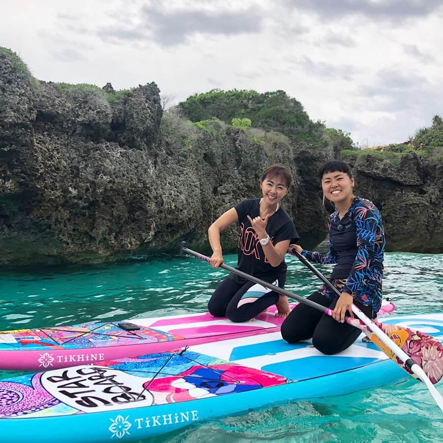 田中律子さんのインスタグラム写真 - (田中律子Instagram)「TOKAIケーブルネットワーク 『田中律子の旅するSUP』🏄‍♀️ 宮古島ロケ🏝なんと、宮古島のガイドは、日本サップヨガ協会のイントラ、エリナ❤️ @erina_0914_nakahara  ヒャッホーイ🙌一緒に撮影でお仕事出来て超絶嬉しい😂 エリナ、ありがとー🥰  #tokaiケーブルネットワーク  #田中律子の旅するsup  #旅sup #sup #supyoga  #宮古島」3月29日 11時46分 - ri2kotanaka