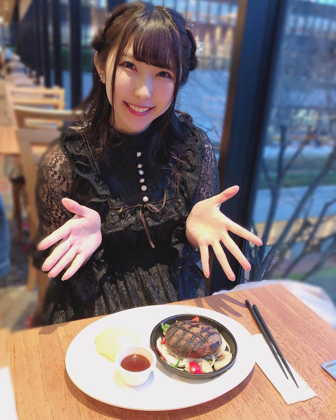 ひなたななこのインスタグラム：「. . . 🍽💗 . . #japaneseidol #followme #instagood」