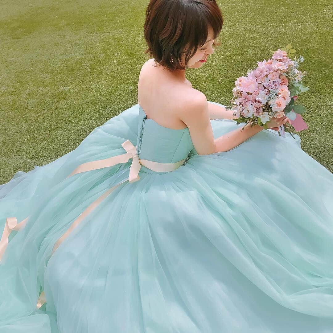 ♡プラコレWedding·⋆*さんのインスタグラム写真 - (♡プラコレWedding·⋆*Instagram)「@placolewedding【#Dressy花嫁 】【#プラコレ】をつけて投稿&フォローしてね♩ . 注目の Dressy記事をPick UP ♥ >>>swipeしてね* . これからの季節にもぴったり🌸 パステルカラーのドレスは 女性心をくすぐりますよね✨  とっても可愛いデザインドレスを ぜひcheckしてみて＾＾♩ . -: :-: :-: :-: :-: :-: :-: :-: :-: . こちらのお写真は 1枚目> @chocchan_wedding さん #ココメロディ 2枚目> @mihorin_wdさん #ザハニー 3枚目> @maria_christy_miyanomoriさん 4枚目> @anniversaire_minatomirai さん #フォーシスアンドカンパニー のウェディングドレスです✬* 可愛いお写真をありがとうございます♡ -: :-: :-: :-: :-: :-: :-: :-: :-: . 記事もcheckしてね* >>http://bit.ly/2vVnFs8 Editor:soe . 『#Dressy花嫁』『#プラコレ』の ハッシュタグをつけて写真をUPしてね✦ 花嫁アプリ『Dressy by プラコレ』の 記事に掲載＆リグラムされるかも♩ . -: :-: :-: :-: :-: :-: :-: :-: :-: . 花嫁アプリでは、 プロのアドバイザーに結婚式の相談を何度でも♡ ウェディングドレスの記事や、 自分のウェディングレポを残せちゃう♡” . ＞＞＞TOPのURLからcheck ⋈ @placolewedding ＞＞＞結婚のご相談は プラコレウェディングアドバイザーへ♡ @wedding_adviser ＞＞＞ウェディングレポを残したいなら、 farny by プラコレをcheck ✎ @farny_wedding ＞＞＞ウェディングアイテム＆DIYは farnyアイテムをcheck ❁ @farny_wd.item >>>沖縄フォトウェディングの予約は ainowa(あいのわ)をcheck✈ @ainowa_okinawa >>>素敵なドレスに出会いたい花嫁さま♡ @dressyonline_をcheck . みなさまからのいいねや保存 コメントをお待ちしています♥ 「このウェディングドレス可愛い！」 「ヘアスタイルも気になる！！」 「今の花嫁さんの流行りは！？」etc. . ┈┈┈┈┈┈┈┈┈┈┈┈┈┈┈┈┈┈┈ #プレ花嫁 #卒花 #花嫁 #卒花嫁 #結婚 #結婚式 #結婚準備 #花嫁準備 #撮影指示書 #weddingtbt #運命の一着 #花嫁コーディネート #試着レポ #farnyレポ #前撮り#後撮り #2020春婚 #2020年夏婚 #2020秋婚 #2020年冬婚 #シンデレラドレス #パステルカラー #パステルカラードレス #レインボードレス #フラワードレス」3月29日 12時14分 - placole_dressy