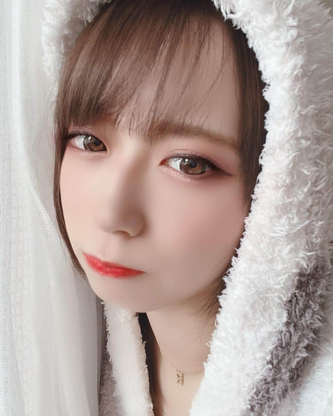 桜りんさんのインスタグラム写真 - (桜りんInstagram)「⛄️雪降ってる❄️ スマブラの、雪んこ兄弟みたいな感じになってる⛄️わかる？笑　 あのキャラクターの名前分からない⛄️⛄️ #YouTuber #アイドル  #グラビア #グラビアアイドル #グラドル  #ミスアクション2017 #準グランプリ #ぷよぷよ  #水着  #タレント #モデル  #フェチ #むっちり #撮影会 #おしり  #ポートレート #カメラ好きな人と繋がりたい  #グラドル自画撮り部  #I字グラドル  #followme #ヤングチャンピオン #胸 #おっぱい #軟体」3月29日 12時25分 - rin__sakura