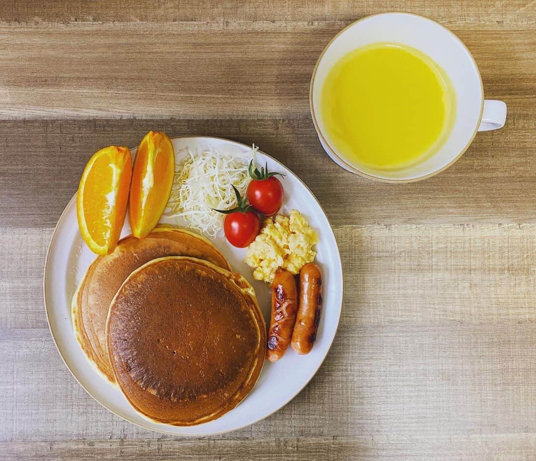 のインスタグラム：「... #休日のワンプレート🍽 #可愛いトマト発見🍅 #stayhome」