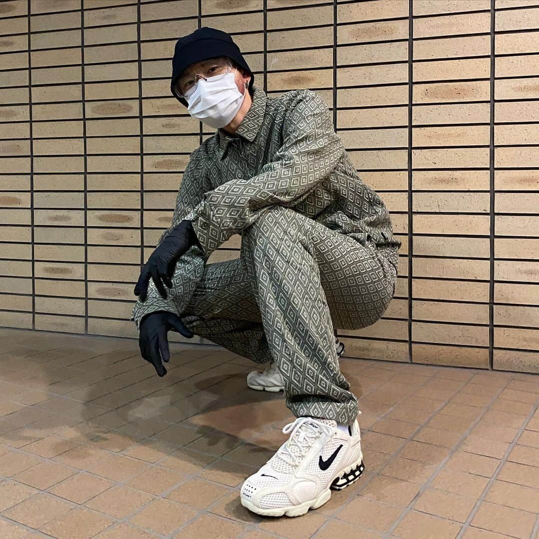 DJ DARUMAのインスタグラム：「2020's STYLE 👍🏻or👎🏻？ FULL-BK / STUSSY / NIKE 防護ゴーグル / 使い捨てグローヴ / マスク 😷🥽🦠」
