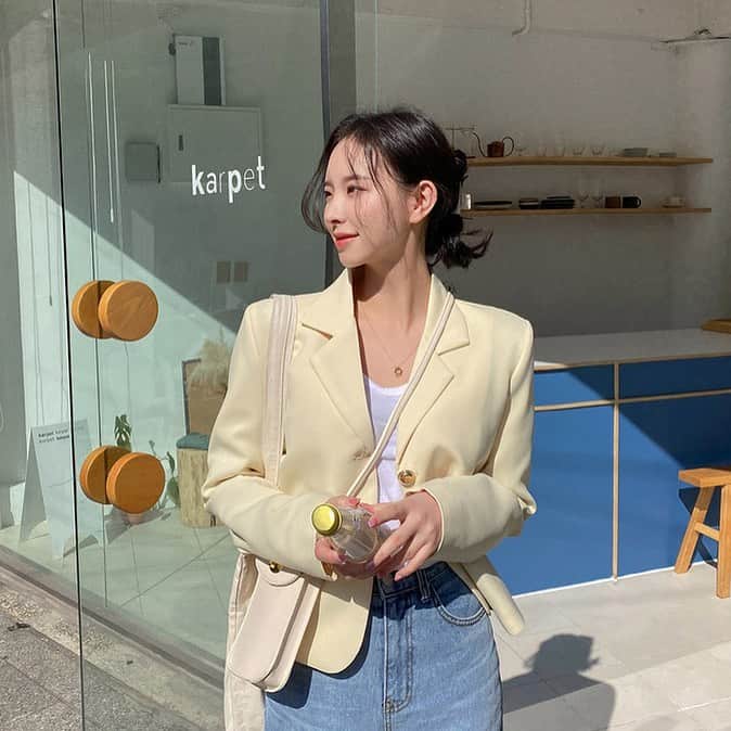 Chuuのインスタグラム：「날씨가 너무 좋아요💛💛 외출하실때 마스크 잊지마세요~ #chuuseoul」