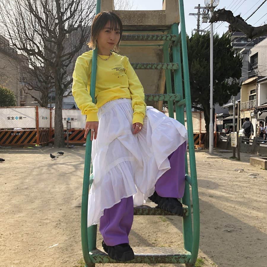 原宿シカゴさんのインスタグラム写真 - (原宿シカゴInstagram)「#原宿シカゴ京都店 . ☁️new arrival☁️ レディースホワイトスカート ¥1200+tax〜 . 春先から夏にかけて大活躍のホワイトスカート☁️💛 寒い時期は、ワイドパンツやデニムなどを レイヤードしても可愛いですね😍 . #usedclothing#used#vintage#instafashion#fashion#ootd#harajukuchicago#kyoto#japan#instagood#春コーデ#シフォンスカート #ホワイトコーデ  #ストリートスナップ#古着屋#古着#京都#京都古着屋#河原町#古着女子#古着コーデ#京都古着#古着好きな人と繋がりたい#おしゃれさんと繋がりたい」3月29日 13時48分 - harajukuchicago_official