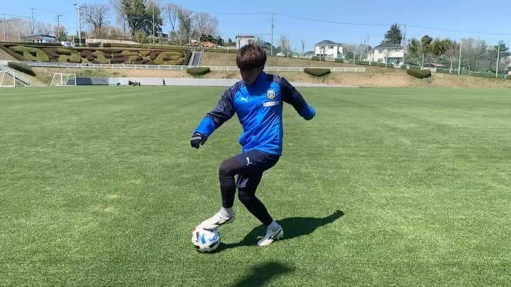 長谷川竜也のインスタグラム：「家でも出来るボールフィーリングpart3 #⚽️ #finish」