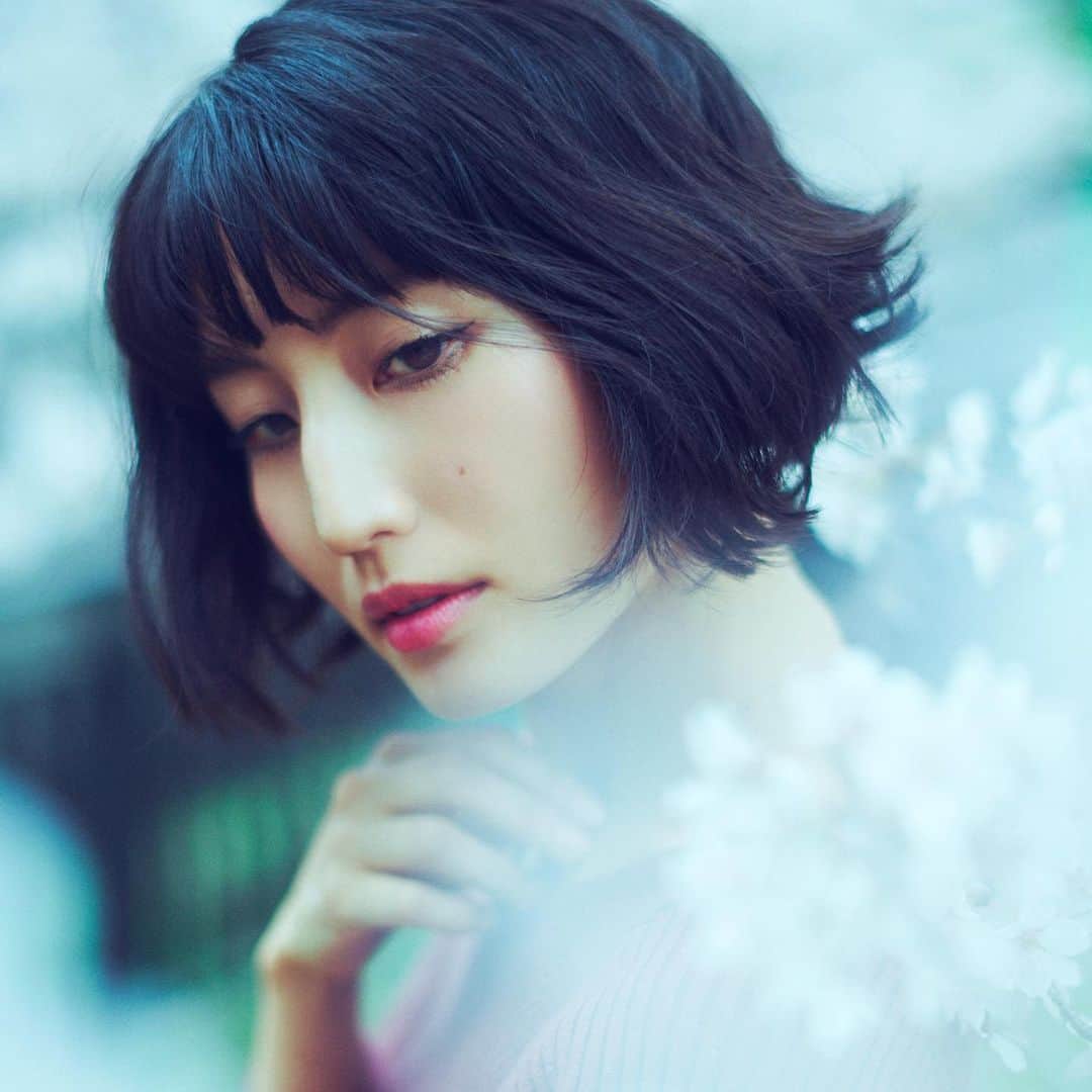 望月一花のインスタグラム：「サードステージがはじまりました🎂 ・ 愛する家族がいて信頼できる友人達がいて 桜が咲いていて雪も降って 大好きなものたちに囲まれた 最高のバースデー🥰 ・ いつもありがとうございます💖 ・ 今までも、そしてこれからも どうぞ宜しくお願い申し上げます❁ ・ みんな幸せになりますように🕊」