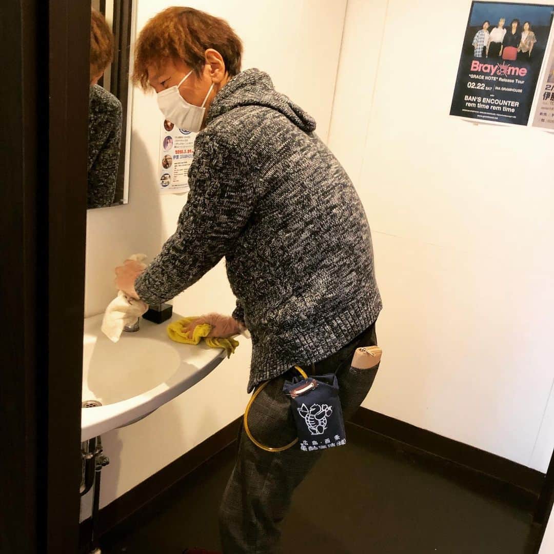 山川のりをのインスタグラム：「本日は長野県伊那市グラムハウスにて「ドヤフェス伊那」というイベントにギターパンダ  出演します。15時30分/16時、3000円+D /3500円+D。共演はテリー、ウルトラエミ&アカネ、向山シュウサク、里見拓真、まっちゃき。お近くの方会いにきてアイニージュー！」