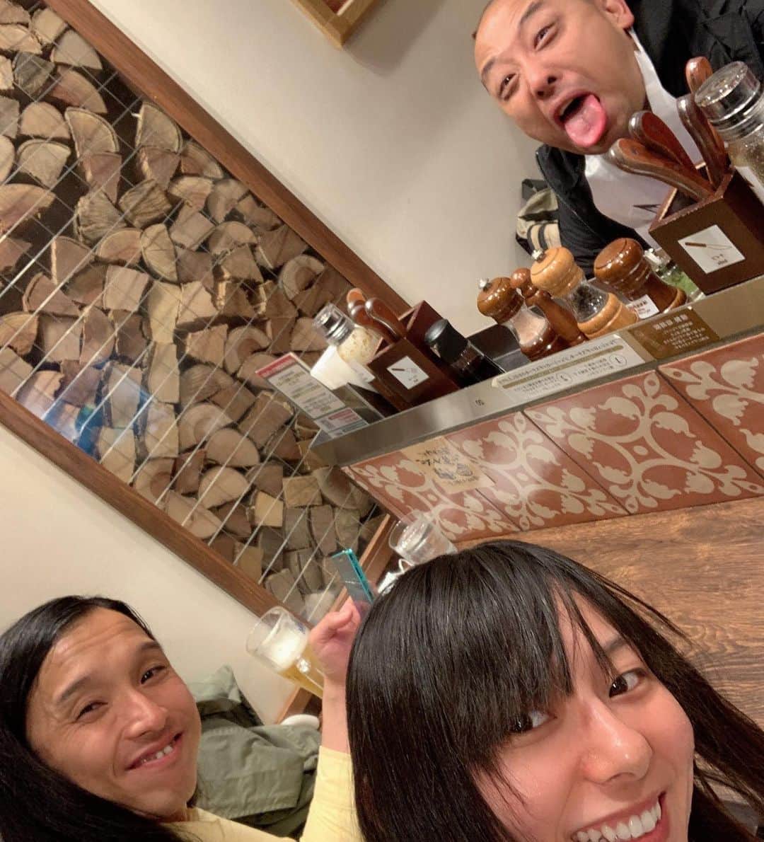 小田島沙知（かぎしっぽ）のインスタグラム：「最近トムブラウンさんに沢山ご飯連れてってもらた(^^)嬉しい！楽しい！肉とスイーツ！！最高(^^) カイノミは食べちゃった！てへぺろろ  #かぎしっぽさち #トムブラウン さん #ステーキ #焼肉 #スイーツ #ご馳走様でした #こんな時だからこそ #楽しい写真 #投稿」