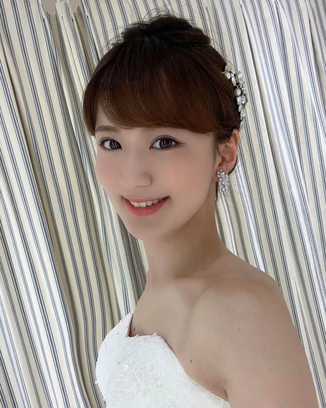 那津あやこのインスタグラム：「ブライダル撮影💍✨﻿ ﻿ 誰かもらって…🥺❤️www﻿ ﻿ ﻿ ﻿ #那津あやこ #あやや #rq #racequeen #model #talent #actor #モデル #タレント #女子アナ #ブライダル #ウエディング #ブライダルヘア #bridal #photography #photo #wedding #dress #accessory #marriage #marryme #instagram #japanese #beauty #hair #instagood #cute #girl #japanesegirl #followｍe﻿」