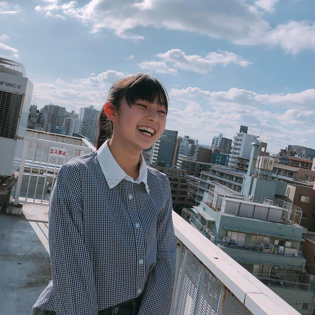 田幡妃菜さんのインスタグラム写真 - (田幡妃菜Instagram)「出演情報です🙋‍♀️﻿ 明日、21:54〜﻿ 日本テレビ「The Gift」に出演しております！﻿ ﻿ 事務所の先輩、﻿ 磯山さやかさんとロケをしてきました🌈﻿ この春、高校生になる田幡に﻿ 磯山さやかさんから新生活のギフトを🎁﻿ ﻿ とても素敵な◯◯を頂きました🙇‍♀️﻿ ﻿ 是非、ご覧ください📺﻿ ﻿ #田幡妃菜　﻿ #TheGift ﻿ #初めてのロケ　﻿」3月29日 14時51分 - tabatahina_official