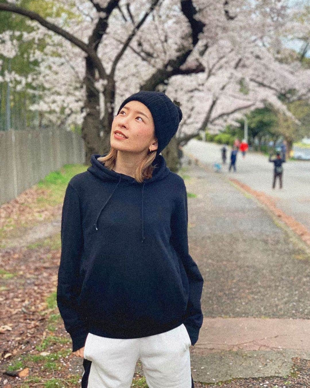 藤田美里のインスタグラム：「ランニングがてら花見🌸」