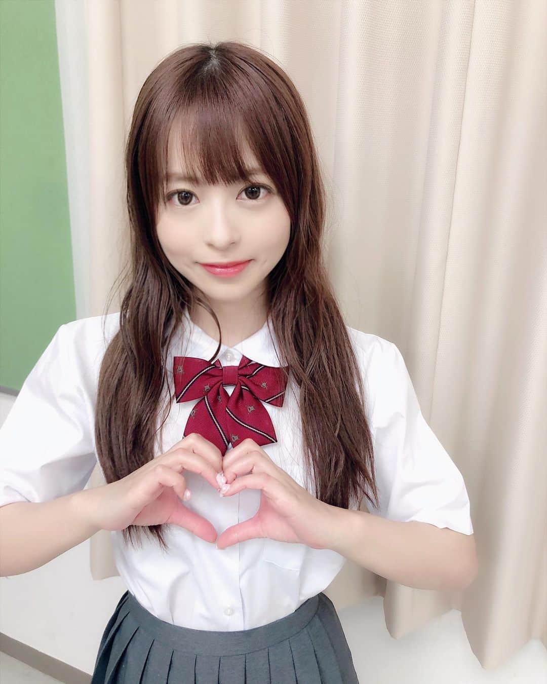のインスタグラム：「雨に濡れた制服もこ🌸  #雨　#濡れ　#制服　#桜もこ　#ドキドキ　#instagram #instagood #japanesegirl #japanesemodel」