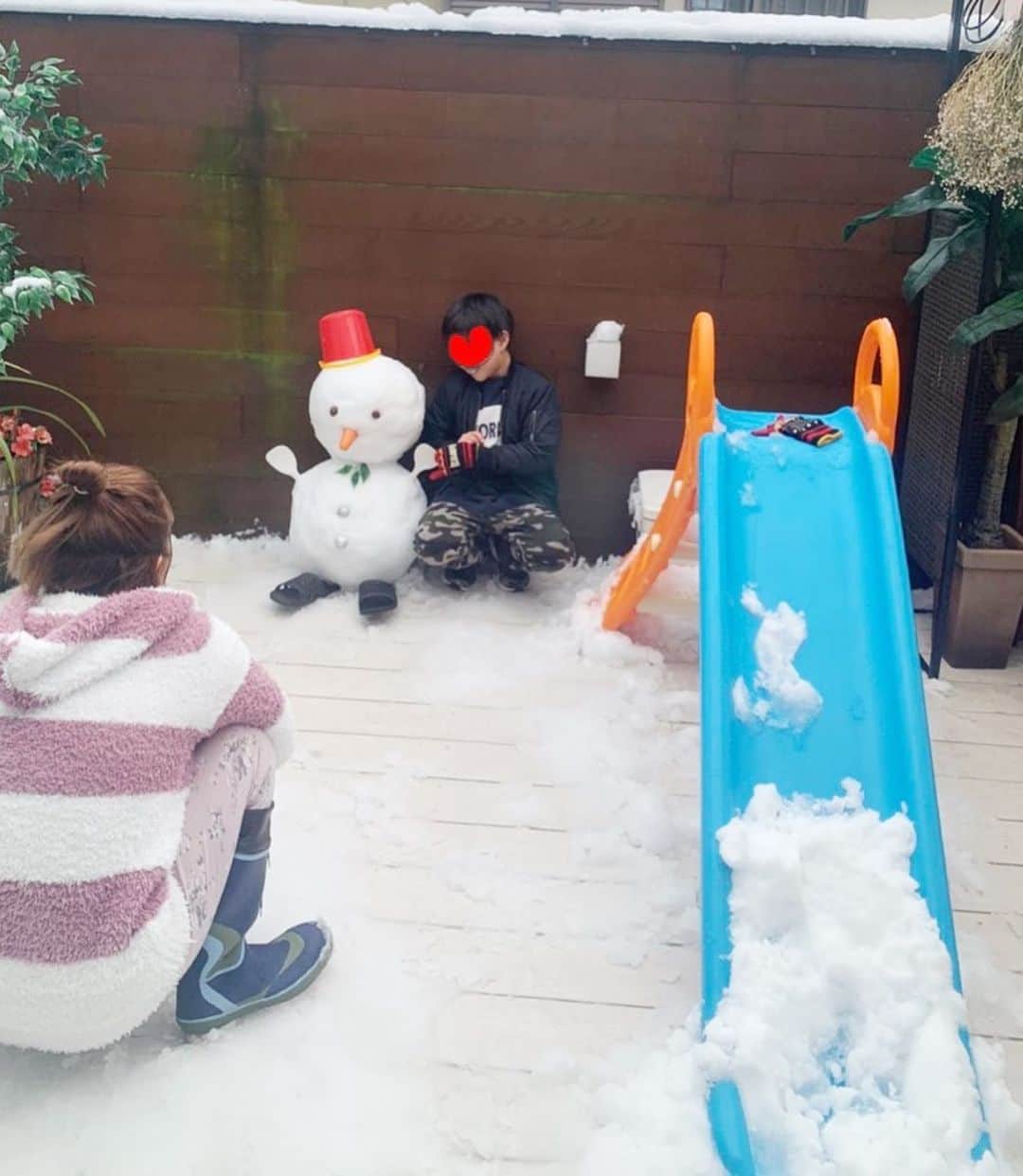 杉浦太陽さんのインスタグラム写真 - (杉浦太陽Instagram)「雪が結構積もったから、 雪だるま作り⛄️❄️❄️❄️ 可愛くて大きな雪だるま完成！！ @sugiurataiyou_official  #雪だるま作り #いい運動 #季節外れの雪 #雪だるま」3月29日 16時07分 - sugiurataiyou_official