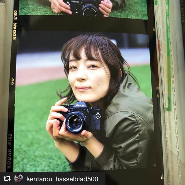 しじみさんのインスタグラム写真 - (しじみInstagram)「#repost @kentarou_hasselblad500 via @PhotoAroundApp  #ハッセル #現のみスリーブ #kodak #kodake100  @amcche  #ポートレート #被写体募集 #portrait #カメラ #photography #写真好きな人と繋がりたい #ファインダー越しの私の世界 #東京カメラ部」3月29日 16時42分 - amcche