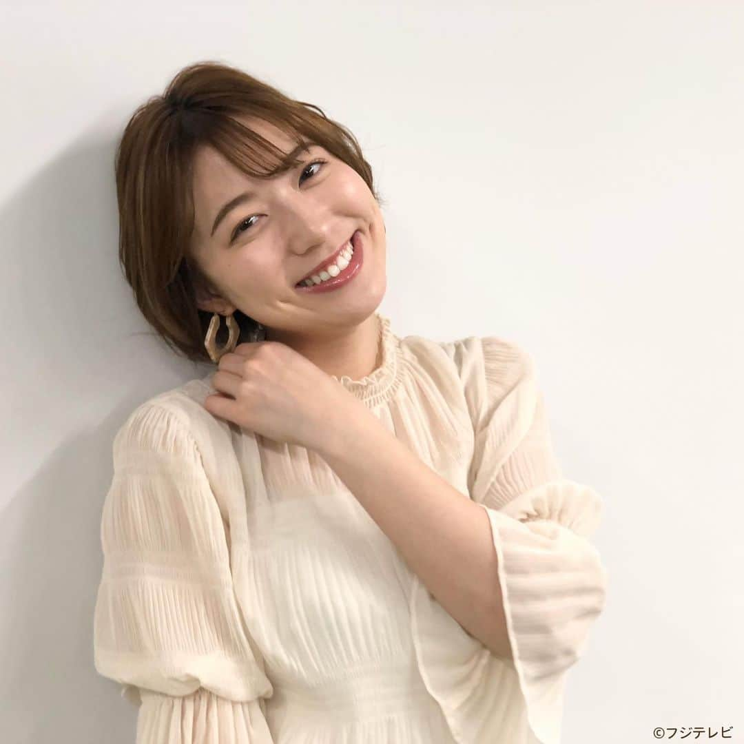 フジテレビ「めざましテレビ」さんのインスタグラム写真 - (フジテレビ「めざましテレビ」Instagram)「3月27日（金）きょう何着て行く？ ・ ファッション雑誌CanCamとコラボした お天気コーナー「きょう何着て行く？」 阿部華也子ちゃんの毎日のコーデを紹介♪ ・ 【きょうのコーデ】 ジャケット→#AndCouture 2万9000円 ブラウス→#リランドチュール 1万2000円 パンツ→#AndCouture 1万3000円 靴→#セヴントゥエルヴサーティ 1万9000円 ピアス→#アネモネ 1800円 ・ 【コーデのポイント】 スタンドカラーやたっぷりのギャザーがロマンティックなブラウスが主役🐩 ブルーのパンツやライダースジャケットで クールさをプラスすることで洗練された印象が手に入ります🤲🏻✨ ・ #めざましテレビ #きょう何着て行く？ #阿部華也子 #今日のコーデ#コーデ #CanCam #今日のファッション#ootd #きょう何着て行く？は月〜金朝6時22分ごろ放送！」3月29日 19時01分 - mezamashi.tv