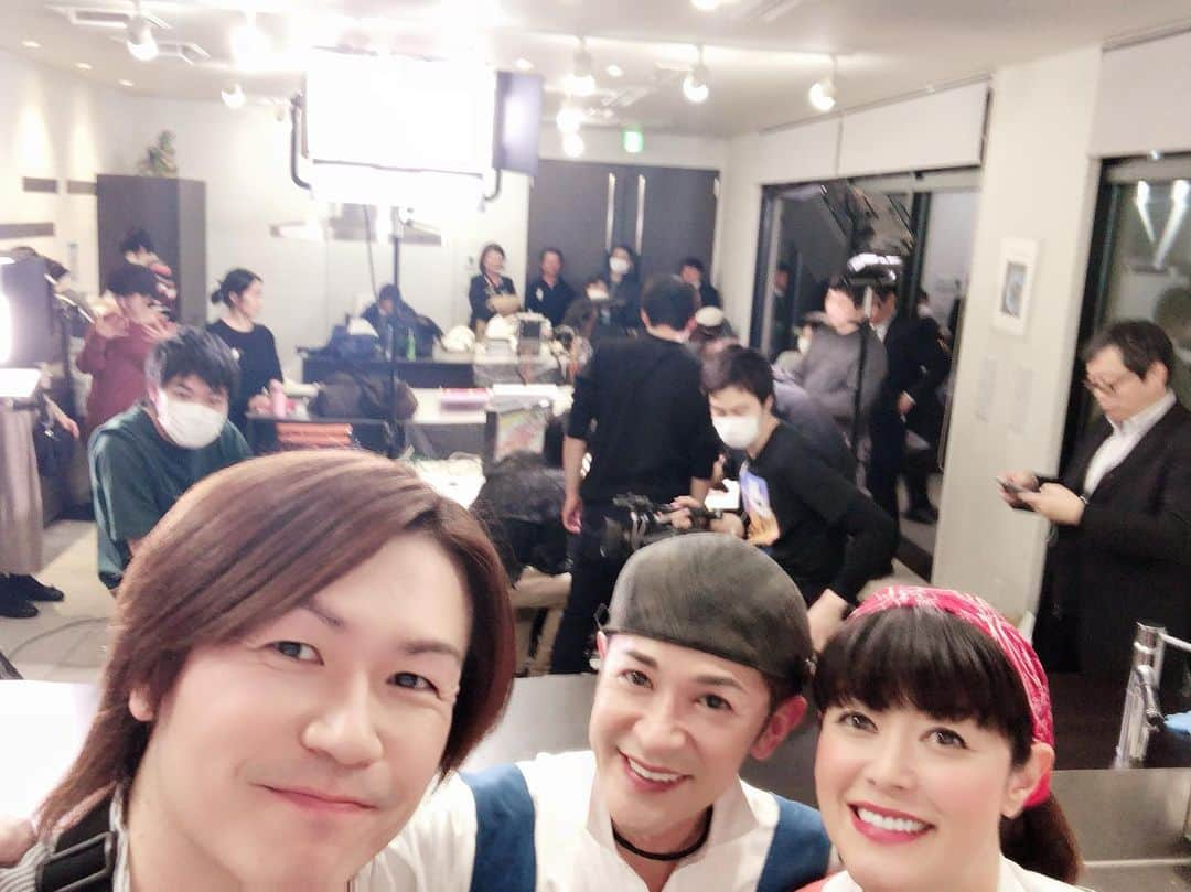 城咲仁さんのインスタグラム写真 - (城咲仁Instagram)「昨日ごちそうライフ3😌最終回を迎えました✨寂しいですが 番組8年間、最後の2年間おもてなしマスターとして城咲仁オリジナルレシピを出させて頂きました 大変でしたが、かなりスキルアップにつながりました youtubeにて全部御覧になれます✨ ごちそうライフのアイデアレシピは永遠に不滅です😁笑 是非、作ってみてくださいね ひとまずごちそうライフ応援してくださった皆々様ありがとうございました✨😁 #ごちそうライフ #ファイナル #城咲仁  #感謝 #レシピ」3月29日 19時22分 - shirosaki_jin_official