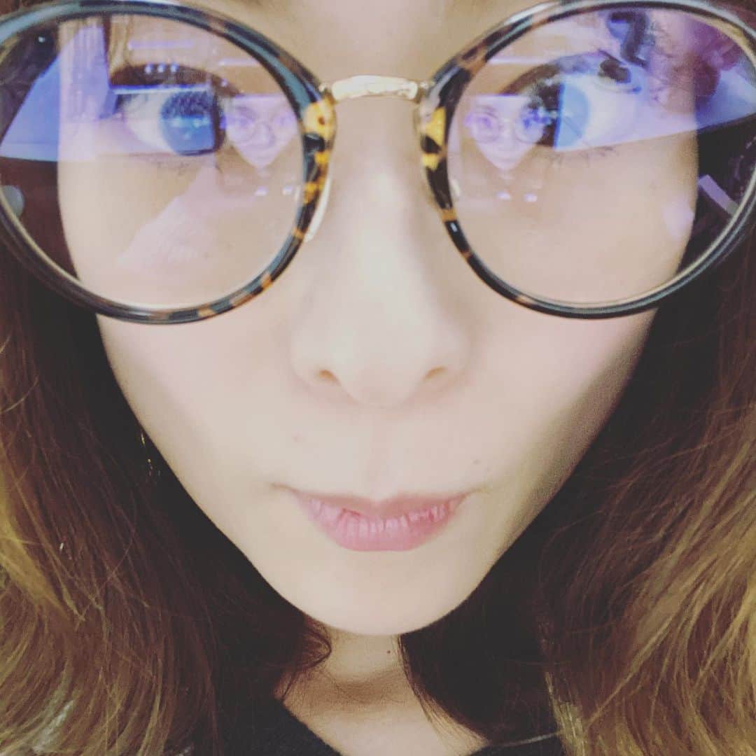 松本英子のインスタグラム：「まもなく20:00〜 YouTube生配信しまーす❣️😘 https://www.youtube.com/channel/UC03LO5xzYPgpdyJkIq7-YJw」