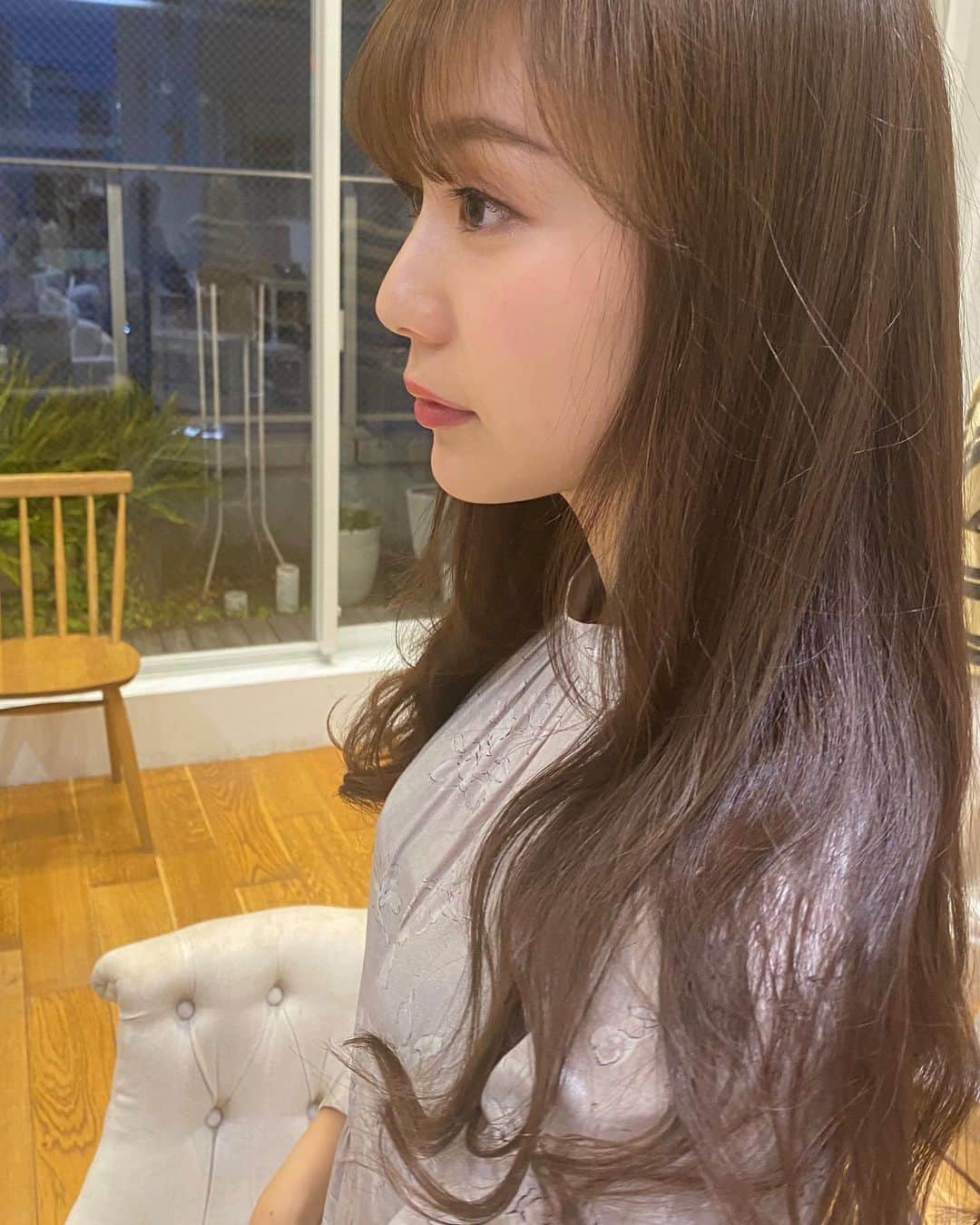 のインスタグラム：「髪透明感爆発🕊✨ ヘアーに春がきました🌸 ． #ヘアー #トリートメント #名古屋美容室 #名古屋美容院 #violet栄店 #ロングヘアー」