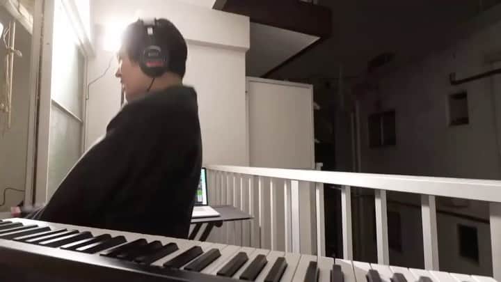 DE DE MOUSEのインスタグラム：「I was DJ on balcony at curfew night ♫Do You Feel Me  #dédémouse #dedemouse #デデマウス #電電鼠」