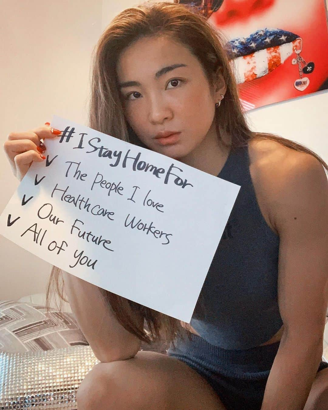 Aya（小山内あや）さんのインスタグラム写真 - (Aya（小山内あや）Instagram)「I stay home for.... ☑️The People I love ☑️Healthcare Workers ☑️Our Future ☑️All of you 私の理由は4つ。強く伝えたい。 日本語でも良いです😊 紙に書いてどんどん発信しましょう✨ #IStayHomeFor #お家にいる理由」3月29日 21時14分 - aya_fitness