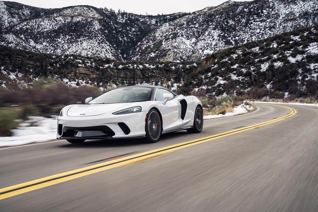 McLaren Automotiveさんのインスタグラム写真 - (McLaren AutomotiveInstagram)「The McLaren GT is a true all-day supercar. Beautiful 7-spoke cast-alloy wheels can be optioned with Winter tyres from Pirelli, should the temperature drop and you want to keep driving.  _  Want to take the details of your GT further? Optional 15-spoke forged-alloy wheels deliver that classic Grand Tourer look, while remaining lightweight – helping deliver great handling for when you need it. #McLarenGT」3月29日 21時31分 - mclarenauto