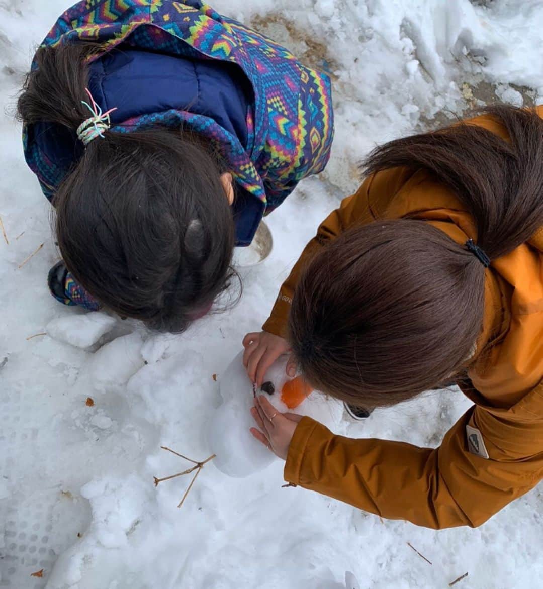 今井胡桃さんのインスタグラム写真 - (今井胡桃Instagram)「今日は久しぶりに雪降ったし、コロナウイルスで外出れないからお家の庭で雪遊び⛄️」3月29日 21時33分 - kurumi924