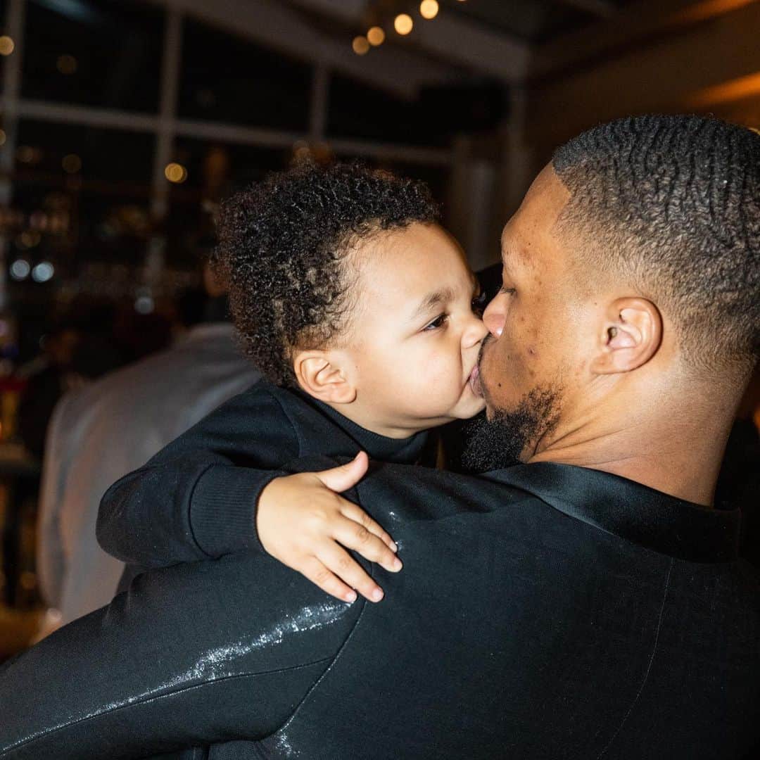 デイミアン・リラードのインスタグラム：「Happy 2nd birthday to my baby boy Dame Jr... my greatest blessing! As I walk to my gym early this morning I’m very thankful for the bond we share... you have made me complete along with your mother. I love you son! (His party was canceled so feel free to FaceTime in to our quarantine household party for him today) 🤷🏽‍♂️🎉🎉✌🏾#BigTwo #DameJr」