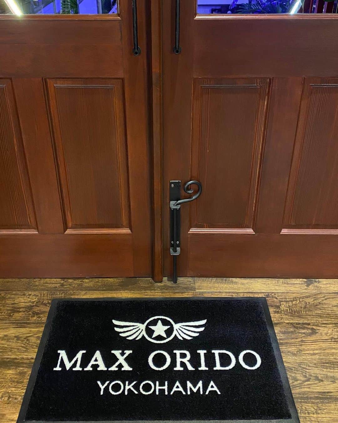 織戸学さんのインスタグラム写真 - (織戸学Instagram)「どうしても作って見たかった  MAX ORIDO  YOKOHAMA玄関マット、 完成。  そして 発売致します。  自宅やガレージの玄関に(^^) シンプルでシック。 かっこいいです。  ご注文はこちら。 https://130ryokohama.shop-pro.jp/?pid=149584273  #maxorido #maxoridoracing  #130ryokohama」3月30日 0時17分 - maxorido