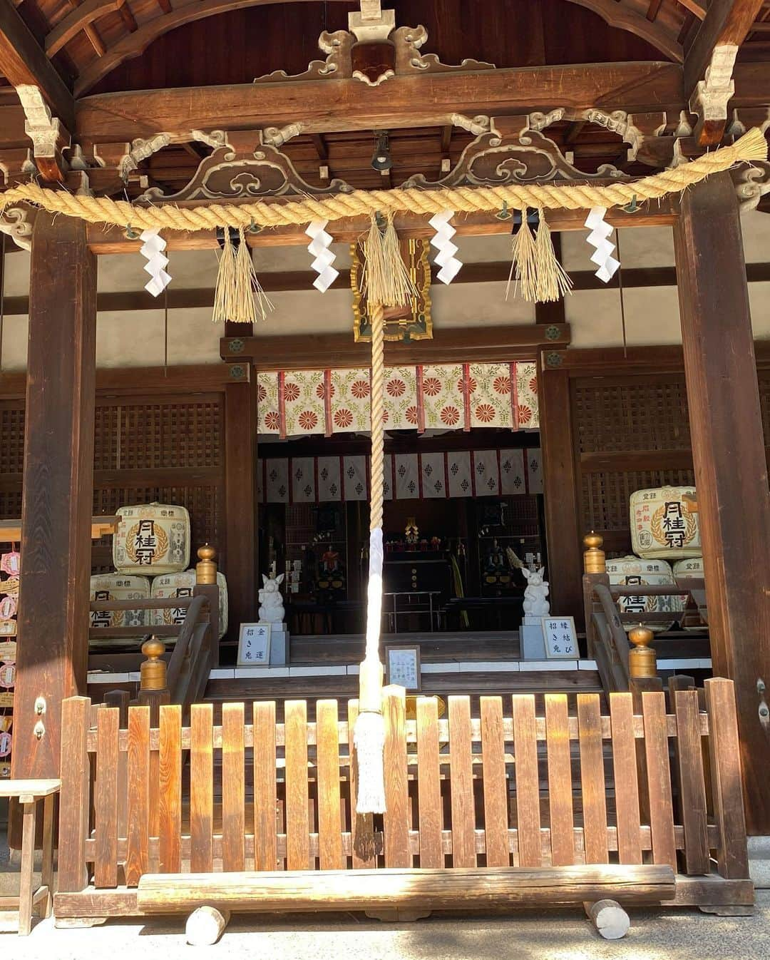 にゃんさんゴルフさんのインスタグラム写真 - (にゃんさんゴルフInstagram)「. . うさぎ神社🐰🐇 岡崎神社⛩ . うさぎさんがたくさんいて 可愛かった〜🐰 . . #金運#縁結び#招き兎#インスタ映え#うさぎ#うさぎ神社#岡崎神社#京都観光#時間差投稿 #さくら#京都旅行#旅行いきたい#海外旅行いきたい#trip」3月30日 0時46分 - miiiii0228