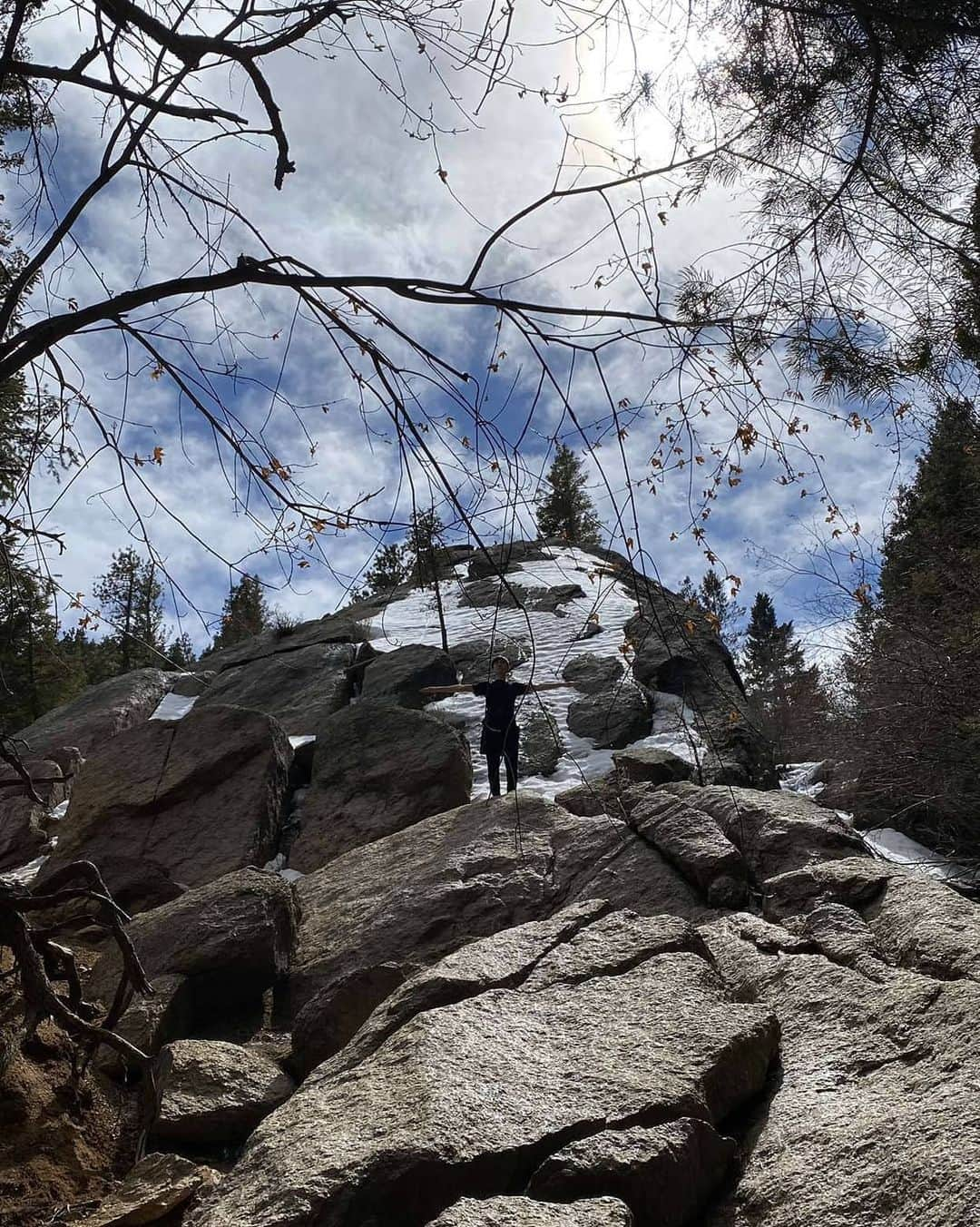 ヴィンセント・ゾウさんのインスタグラム写真 - (ヴィンセント・ゾウInstagram)「I've missed Colorado so much I decided to come back and be one with naTure again. Also swipe to see me planking on a plancc 😳😳😳」3月30日 0時59分 - govincentzhou