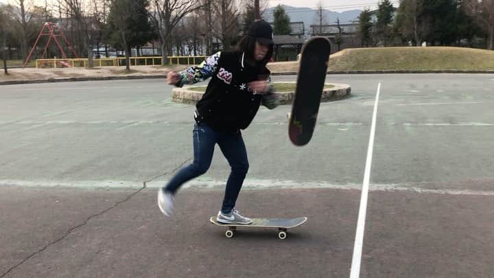 山本勇のインスタグラム：「Isamuism skateboarding new tricks⭐️✨☝️✨✨👍🎉 #powellperalta  #fscom  #nrsf #allone #goodskates #vantan #vantandesignhighschool #バンタンデザイン研究所 #バンタン #freestyleskateboarding  #isamuyamamoto  #skateboard #skateboarding #スケボー #スケートボード #skatecrunch  #skatecrunchmag  #skatemaps #thankyouskateboarding #skateeverydamday #shralpin  #hellaclips  #skatesubmit  #metrogrammed  #berrics #nike @vantan_sk8design  @vantandesigninstitute  @all_one_universe @all_one_japan」