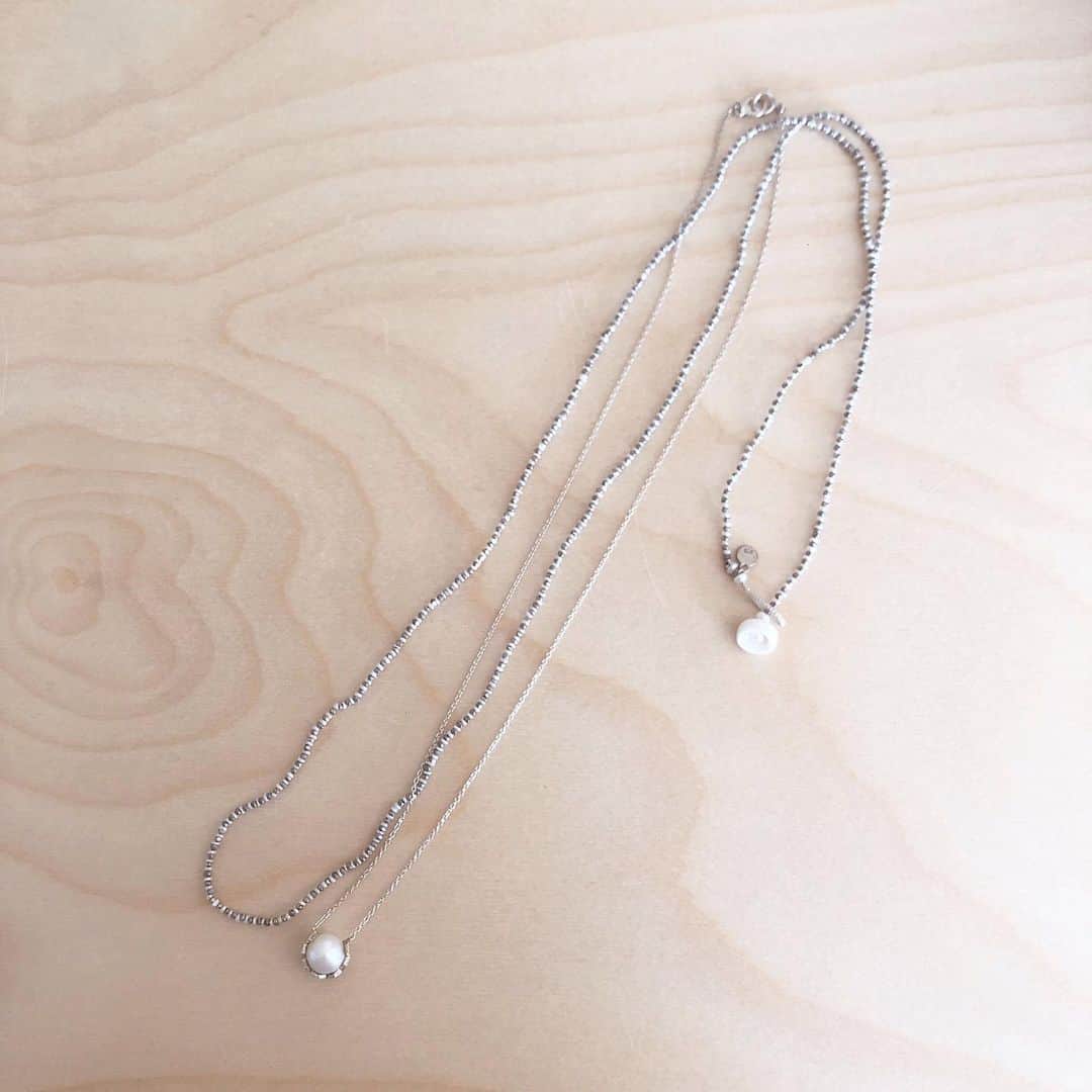 ミキアさんのインスタグラム写真 - (ミキアInstagram)「・pearl / silver long necklace ・freshwater pearl snake necklace  #mikia #mikiajewelry #pearljewelry #pearl #silverjewelry  #necklace」3月30日 11時50分 - mikiajewelry
