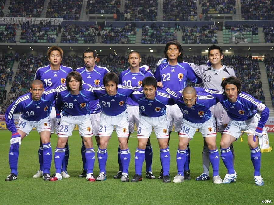 日本サッカー協会さんのインスタグラム写真 - (日本サッカー協会Instagram)「【#OnThisDay】2006.3.30🔙 ・ キリンチャレンジカップ2006 #日本代表 1-0 エクアドル 📍大分スタジアム ⚽佐藤寿人 ・ 開幕が迫る2006FIFAワールドカップドイツに向けた強化試合。途中出場の佐藤寿人のゴールで1-0で勝利した。 ・ GK #川口能活 DF #宮本恒靖 #三都主アレサンドロ #中澤佑二 #坪井慶介 #加地亮 MF #福西崇史 #小笠原満男 #小野伸二 FW #久保竜彦 ⇒76' #佐藤寿人 #玉田圭司 ⇒76' #巻誠一郎 ・ #jfa #daihyo #samuraiblue」3月30日 11時57分 - japanfootballassociation