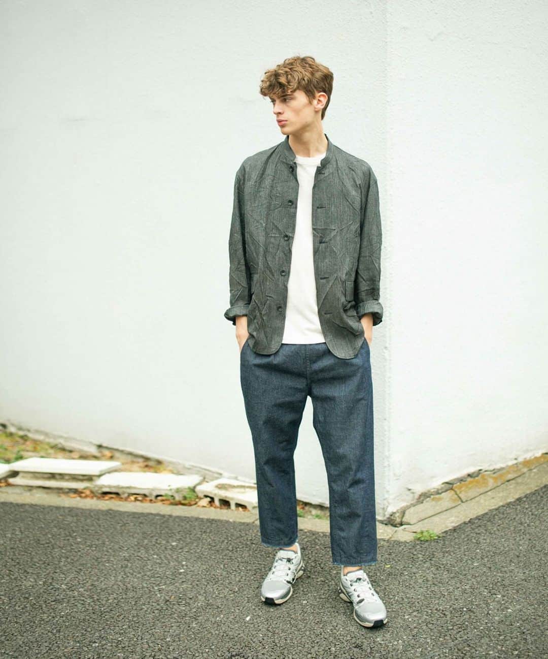 ジョンブルさんのインスタグラム写真 - (ジョンブルInstagram)「. GOOD THINGS vol.1﻿ 2020 SPRING SUMMER﻿ ﻿ ﻿ 日常に寄り添う良いモノを今の気分に合わせたスタイリングでご紹介致します。﻿ ﻿ ﻿ #johnbull #johnbullprivatelabo #johnbullmens #mensfashion #springsnap #summersnap #coordinate #johnbulldenim #newarrival #denimsalopette #denimjacket #salopette #overalls #2020ss #ジョンブル #ジョンブルプライベートラボ #メンズファッション #ジョンブルデニム  #デニムジャケット#サロペット #オーバーオール #春服 #新作入荷 #2020年春夏 #コーディネート」3月30日 12時04分 - johnbull_private_labo