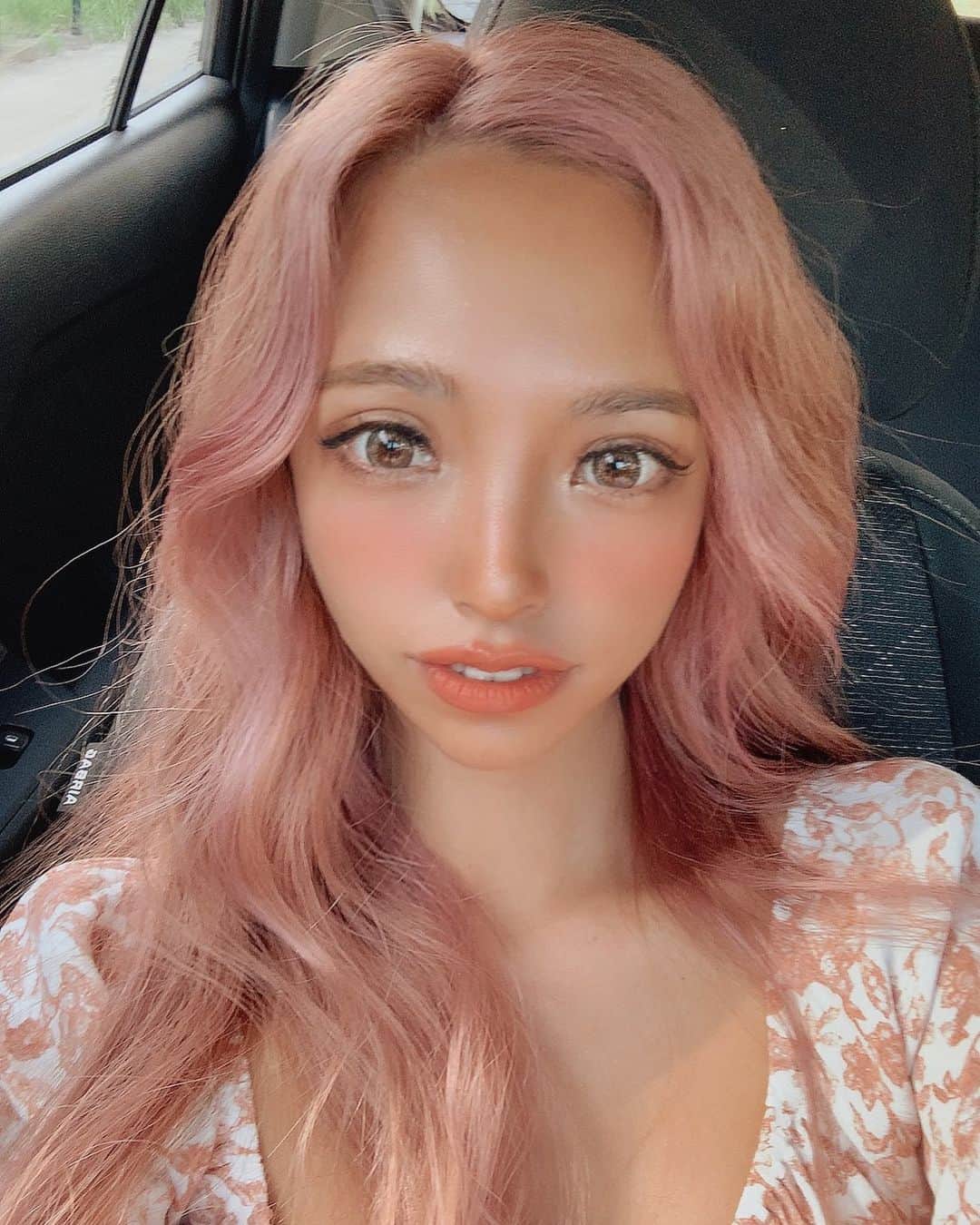 ユミ さんのインスタグラム写真 - (ユミ Instagram)「mood Cherry blossom hairrrr 🌸🌸🌸💭🤎💗 #spring #pinkhair #hippie #mermaid」3月30日 12時38分 - yuminchu1029